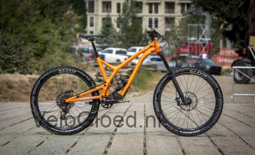 Commencal Supreme SX specificaties